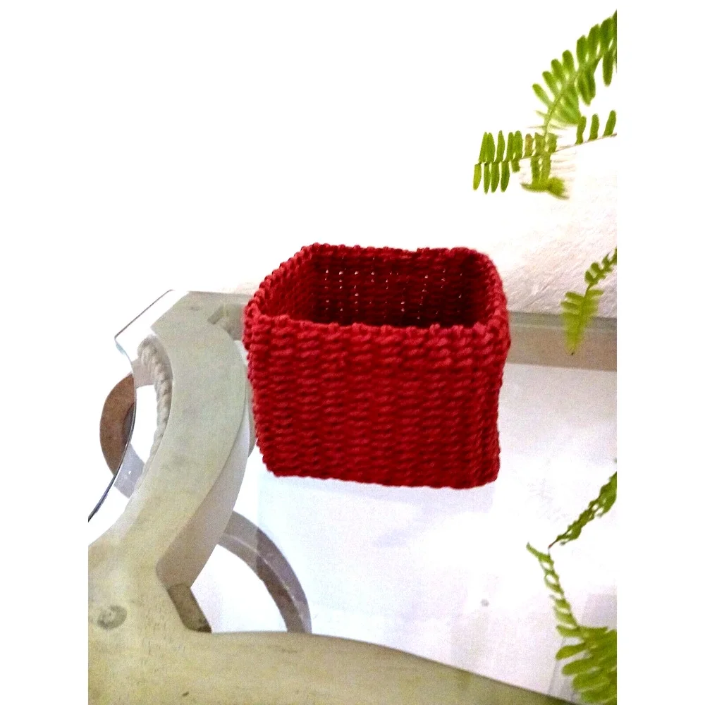 RED Basket WEAVED Square 6